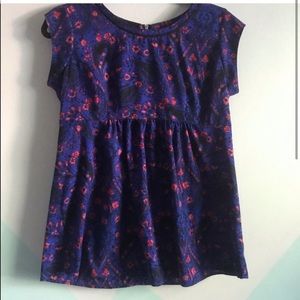 Business casual maternity top